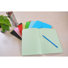 Cuaderno de papel de colores